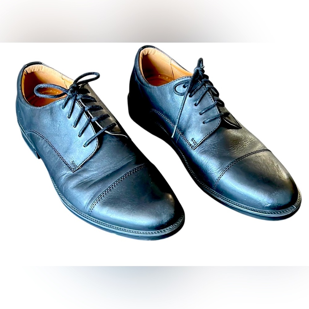 G.H. BASS & CO Flex Step Black Leather Upper Cap-toe Dress Shoes, Mens Sz 10.5W.